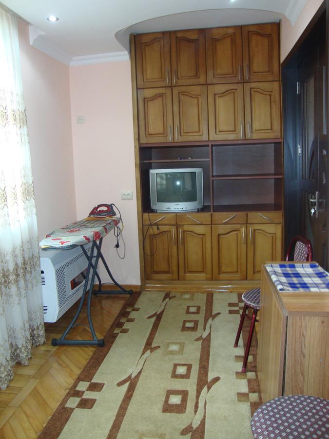 Madona'S House Apartment Batumi Exterior photo