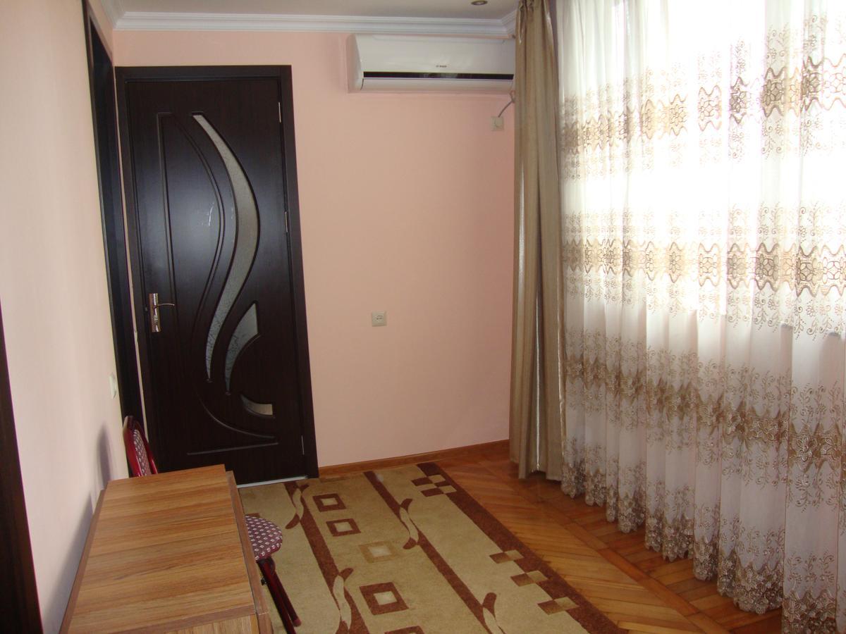 Madona'S House Apartment Batumi Exterior photo